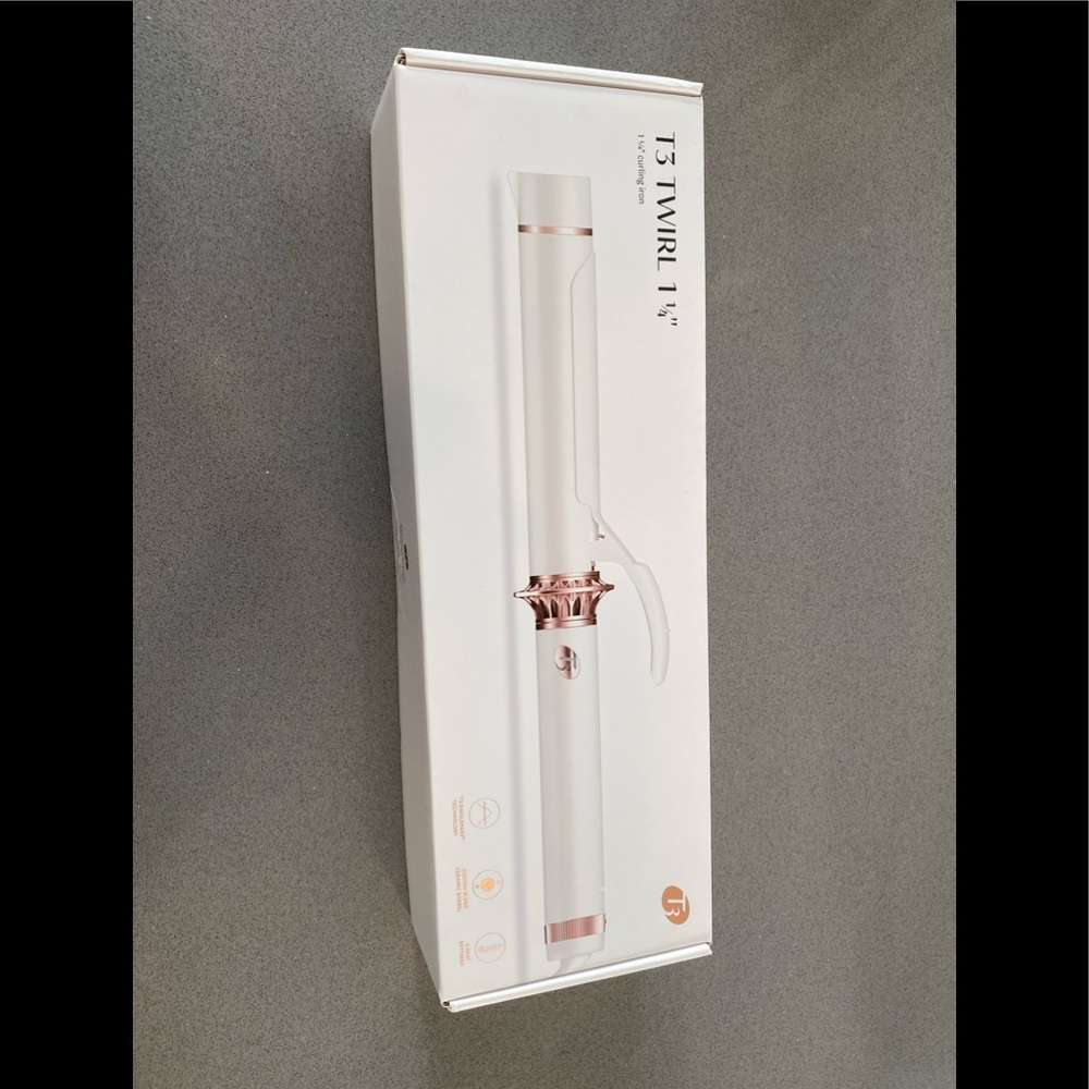 T3 Twirl 11/4 curling iron -SOLD!!!